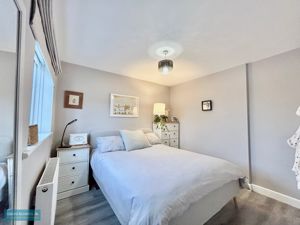 Bedroom- click for photo gallery